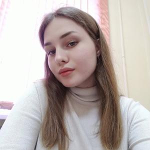 Девушки в Саратове: Ksenia, 20 - ищет парня из Саратова