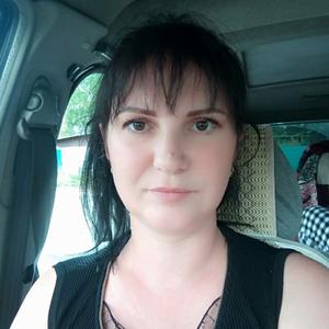 Девушки в Новобурейский: Ульяна, 40 - ищет парня из Новобурейский