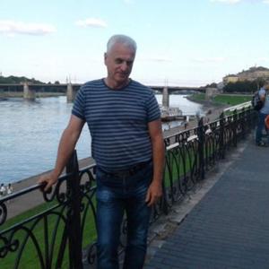 Владимир Иванов, 66 лет, Красные Ткачи