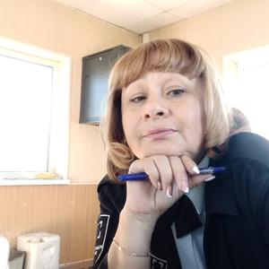 Девушки в Арсеньеве: Алена, 51 - ищет парня из Арсеньева
