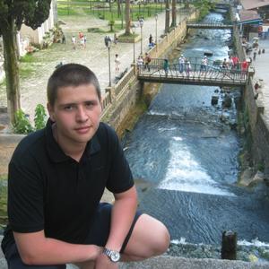 Александр, 28 лет, Новоуральск