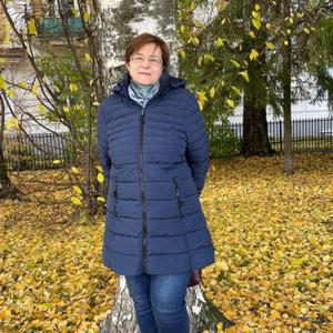 Девушки в Екатеринбурге: Елена, 66 - ищет парня из Екатеринбурга