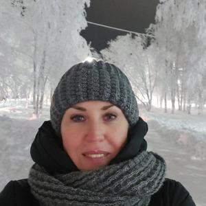 Девушки в Усинске: Людмила, 51 - ищет парня из Усинска