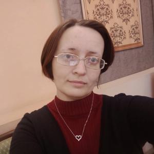 Девушки в Новомосковске: Надежда, 40 - ищет парня из Новомосковска