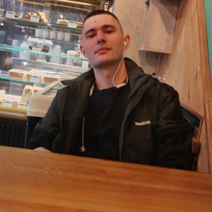 Парни в Ангарске: Юрий, 21 - ищет девушку из Ангарска