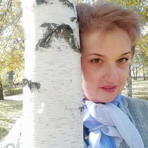 Девушки в Бийске: Ирина, 59 - ищет парня из Бийска