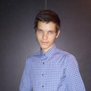 Парни в Волгограде: Александр, 19 - ищет девушку из Волгограда