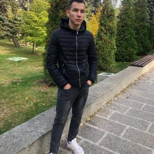 Илья, 23 года, Волжский