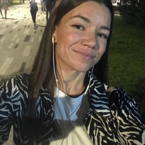 Девушки в Казани (Татарстан): Неля, 28 - ищет парня из Казани (Татарстан)