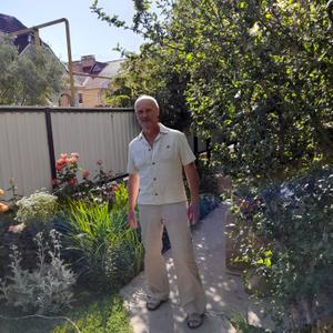 Александр, 65 лет, Астрахань
