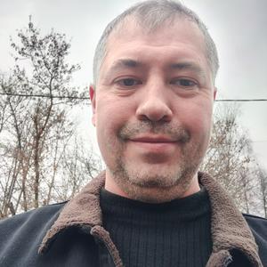 Юрий, 39 лет, Суворов