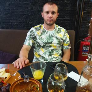 Парни в Волгограде: Игорь, 30 - ищет девушку из Волгограда