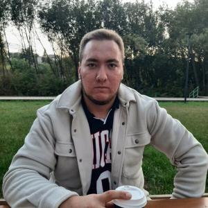 Парни в Губкине: Максим, 23 - ищет девушку из Губкина