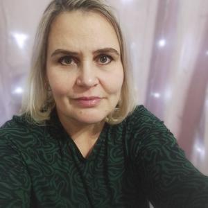 Девушки в Сестрорецке: Ольга, 54 - ищет парня из Сестрорецка