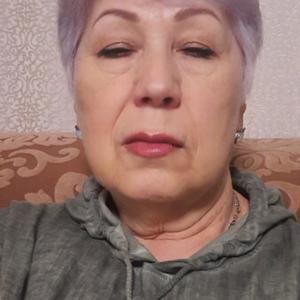 Девушки в Ульяновске: Лара, 65 - ищет парня из Ульяновска