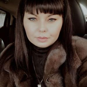 Девушки в Владивостоке: Ирина, 32 - ищет парня из Владивостока