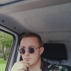 Парни в Гатчине: Анатолий Зуев, 22 - ищет девушку из Гатчины