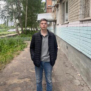 Парни в Вольске: Александр, 21 - ищет девушку из Вольска