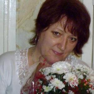 Екатерина, 67 лет, Новосибирск