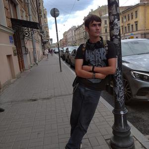 Виталий, 18 лет, Санкт-Петербург