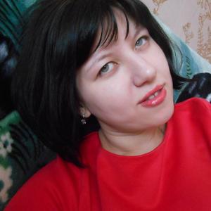 Девушки в Барнауле (Алтайский край): Алина, 35 - ищет парня из Барнаула (Алтайский край)