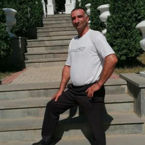 Парни в Ессентуках: Георгий, 44 - ищет девушку из Ессентуков