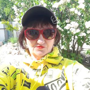 Девушки в Саратове: Тина, 57 - ищет парня из Саратова