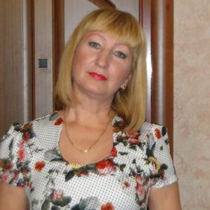 Девушки в Краснотурьинске: Марина Борисова, 64 - ищет парня из Краснотурьинска