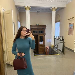 Девушки в Омске: Алина, 19 - ищет парня из Омска