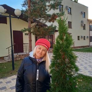 Девушки в Казани (Татарстан): Марина, 57 - ищет парня из Казани (Татарстан)