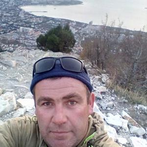 Олег, 47 лет, Новороссийск