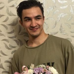 Парни в Казани (Татарстан): Алмаз, 24 - ищет девушку из Казани (Татарстан)