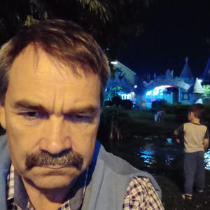 Парни в Волгограде: Анатолий, 61 - ищет девушку из Волгограда