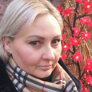 Девушки в Ижевске: Инна, 44 - ищет парня из Ижевска