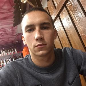 Виталий, 26 лет, Нижневартовск