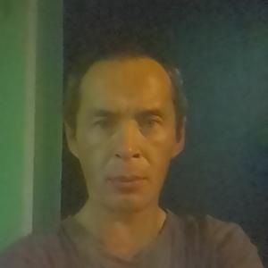 Юрий, 46 лет, Северобайкальск