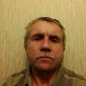 Александр, 66 лет, Брянск