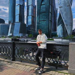 Максим, 28 лет, Москва