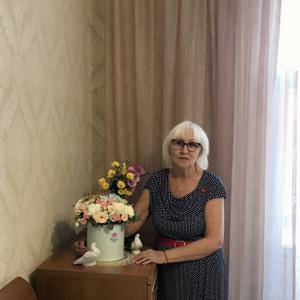 Девушки в Магнитогорске: Алла, 77 - ищет парня из Магнитогорска