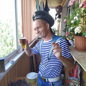 Парни в Менделеевске: Ильнур, 37 - ищет девушку из Менделеевска