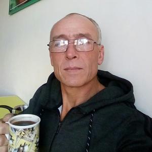 Олег, 54 года, Слободской