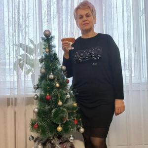 Девушки в Ижевске: Алевтина, 62 - ищет парня из Ижевска