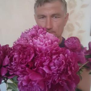 Сергей, 55 лет, Калининск
