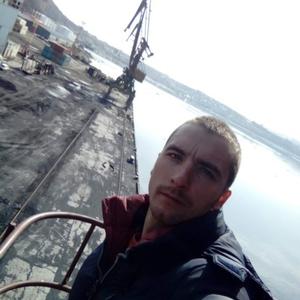 Евгений, 32 года, Магадан