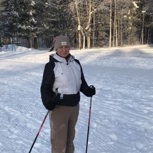 Девушки в Томске: Лариса, 45 - ищет парня из Томска