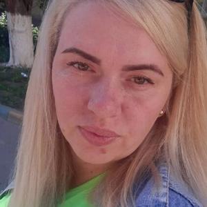 Девушки в Новосибирске: Катрин, 37 - ищет парня из Новосибирска