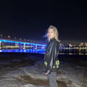 Девушки в Волгограде: Карина, 26 - ищет парня из Волгограда