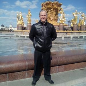 Юрий, 49 лет, Саратов
