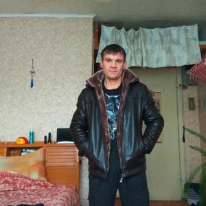 Иван, 48 лет, Холмск