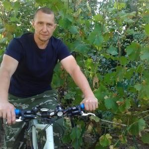 Олег, 57 лет, Батайск